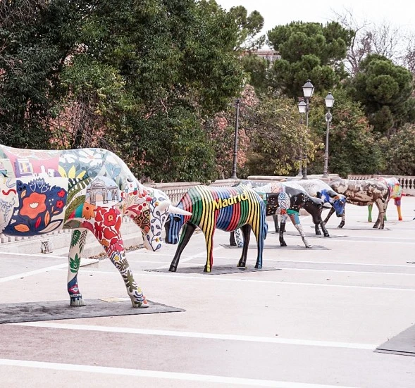 Madrid Cow Gallery subasta sus esculturas en apoyo a los afectados por la DANA